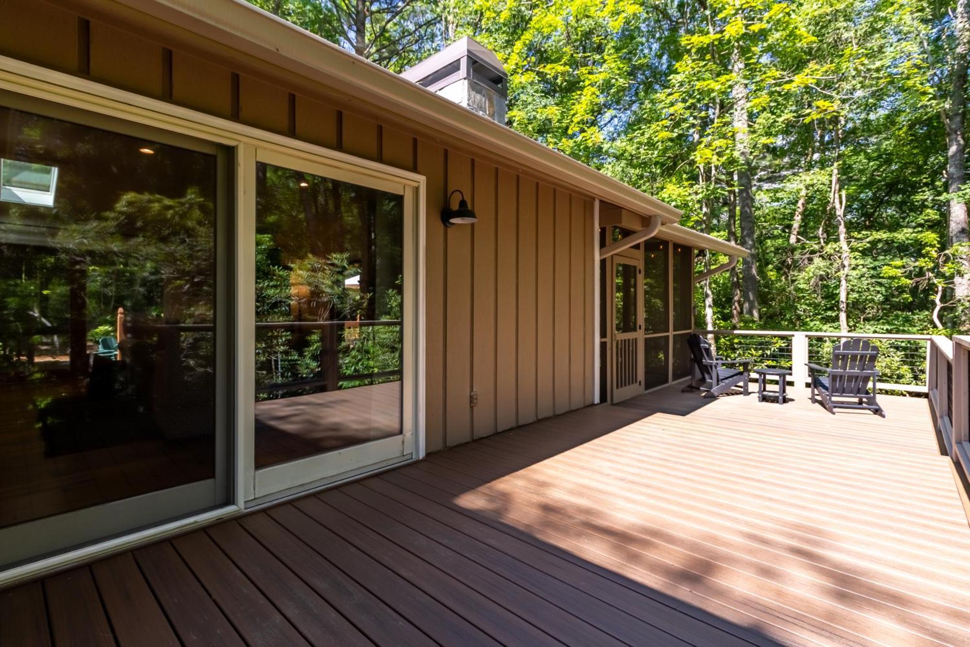 Newly Renovated, *two Cubs Cottage* *