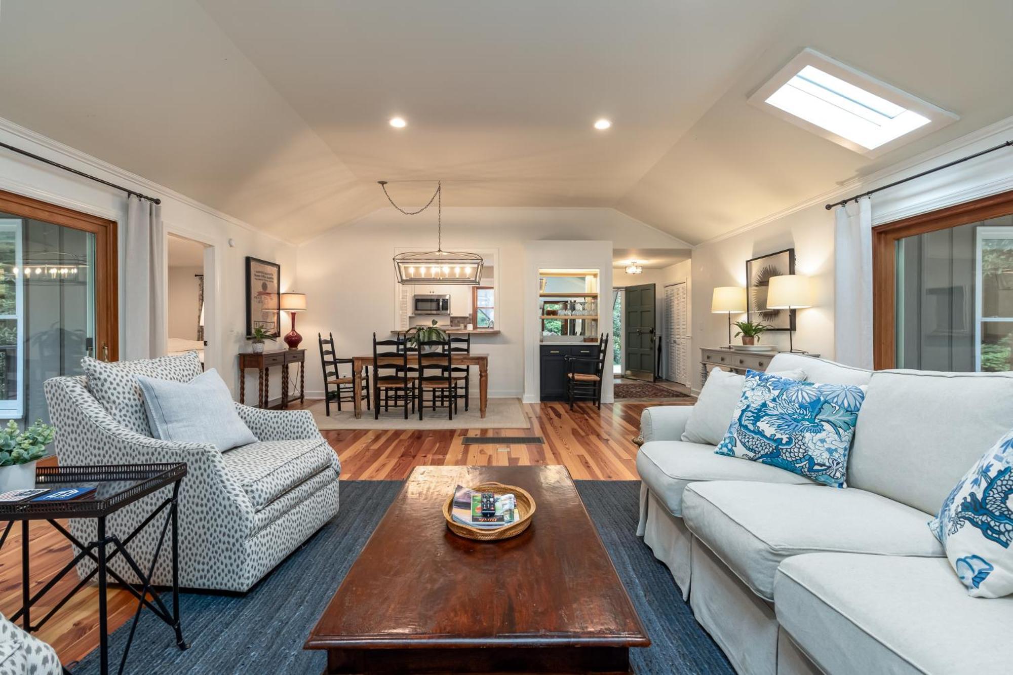Newly Renovated, *two Cubs Cottage* * Highlands