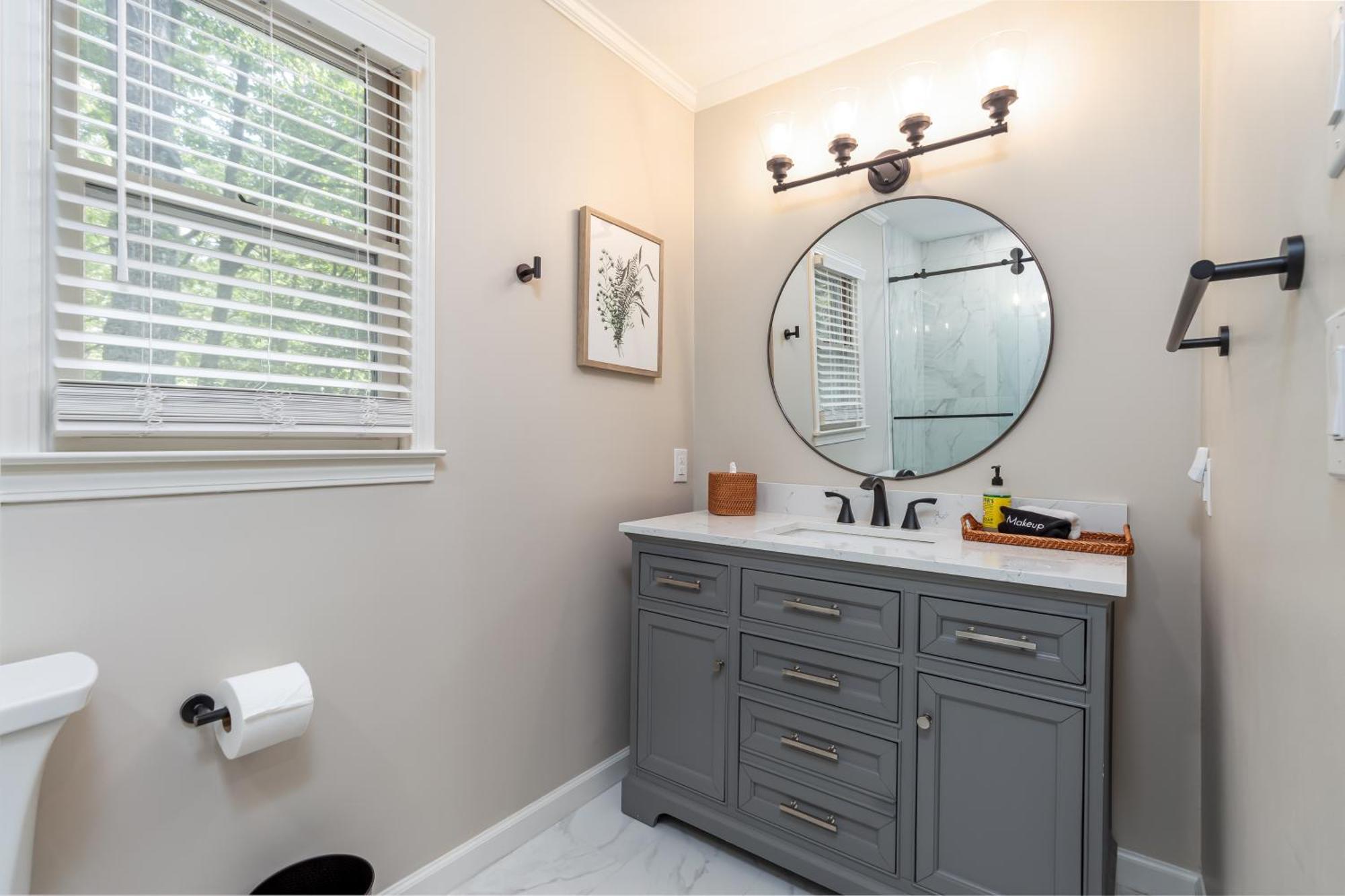 Newly Renovated, *two Cubs Cottage* Holiday home *