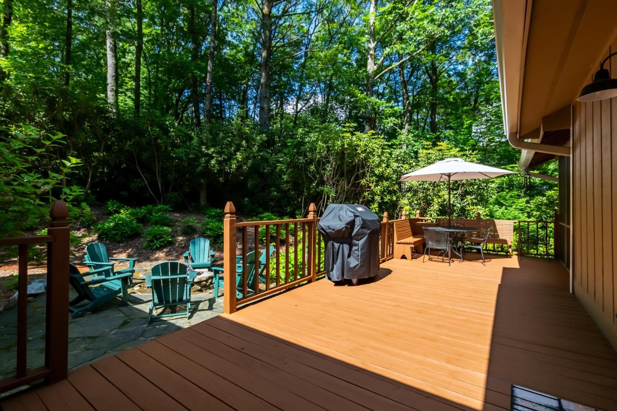 Newly Renovated, *two Cubs Cottage* Highlands