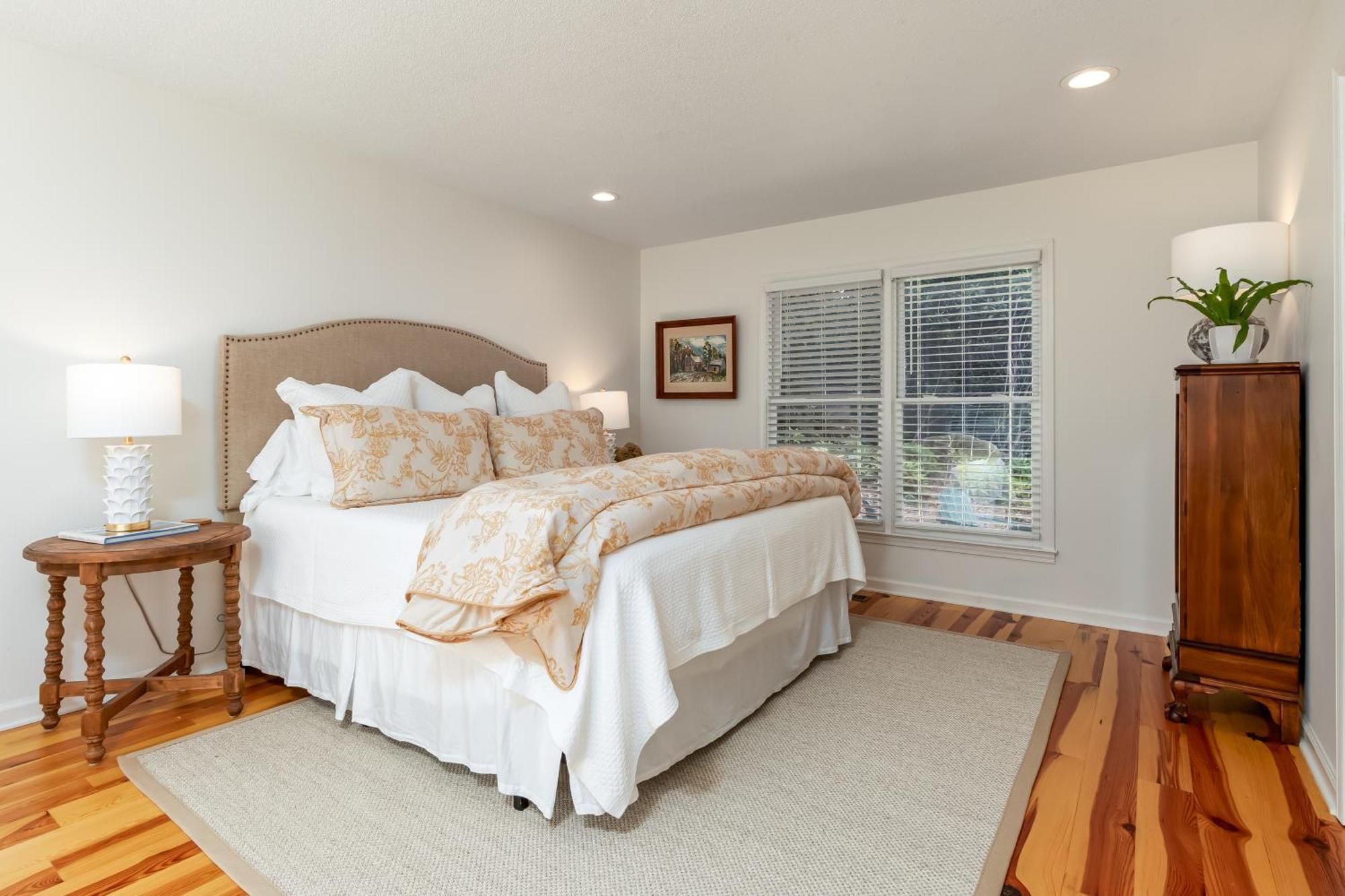 Newly Renovated, *two Cubs Cottage* Highlands