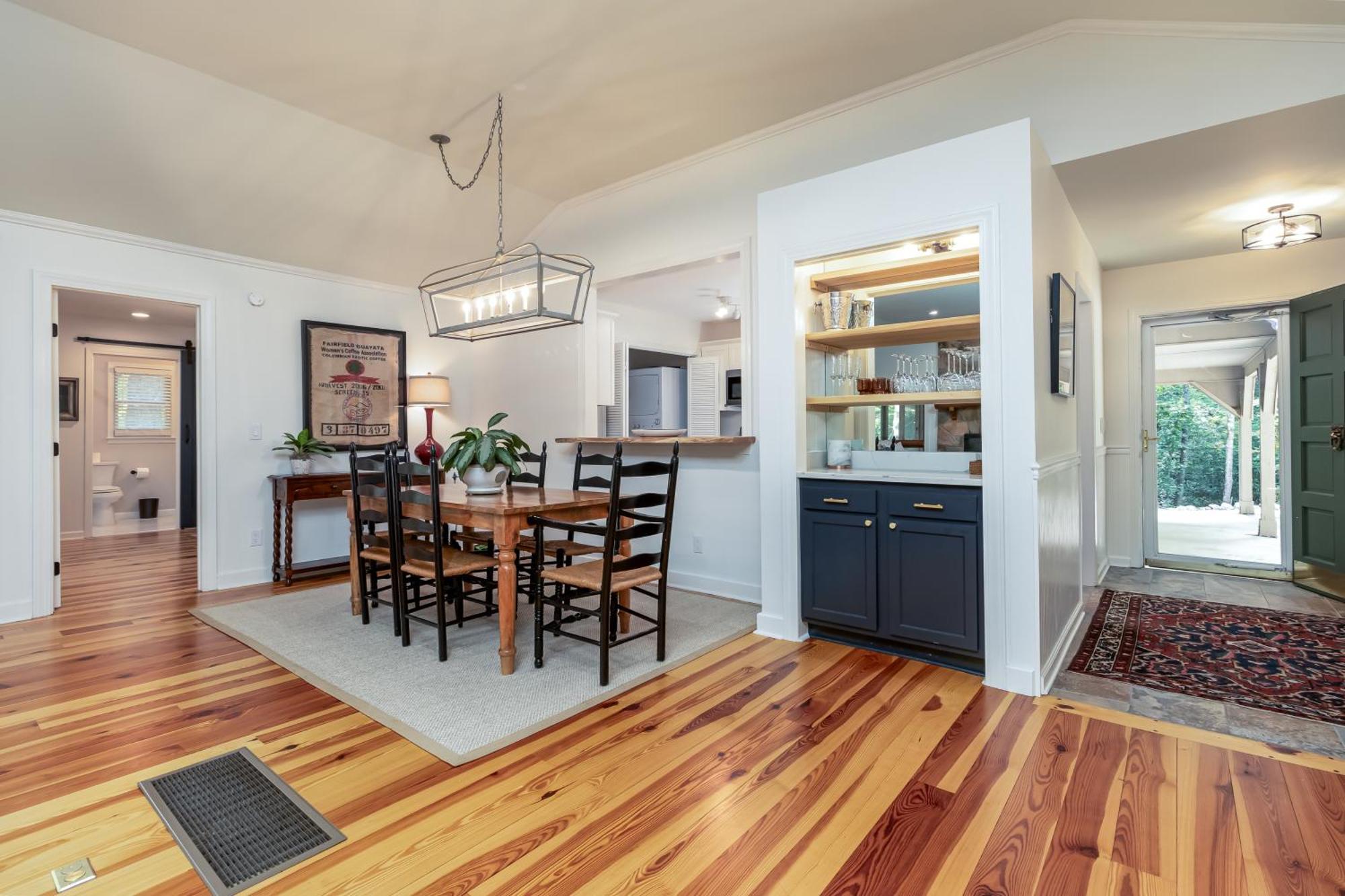 Newly Renovated, *two Cubs Cottage* * Highlands