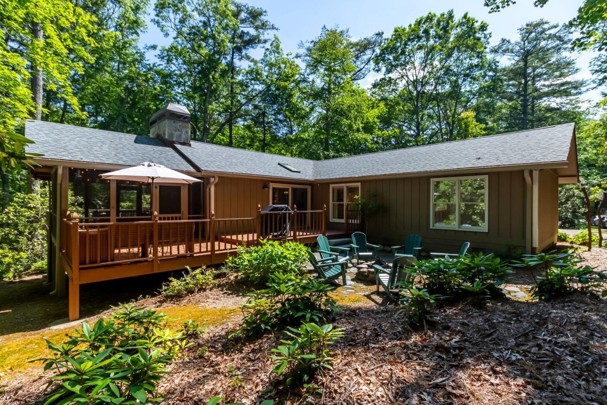 Newly Renovated, *two Cubs Cottage* Highlands